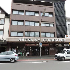 Am Flughafen Köln